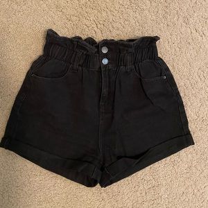 BLACK DENIM SHORTS (high waist)